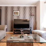 Roseburn Retreat 2B Free Parking